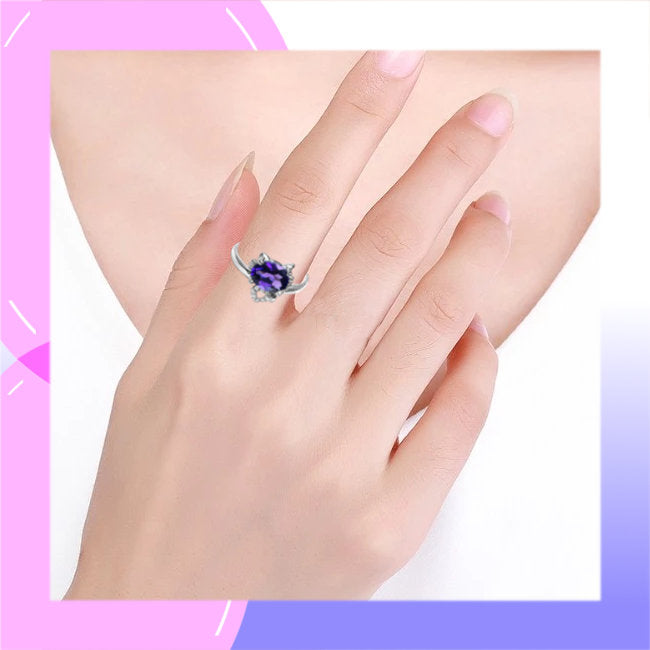 Cat Sterling Silver adjustable Ring with Amethyst modelled
