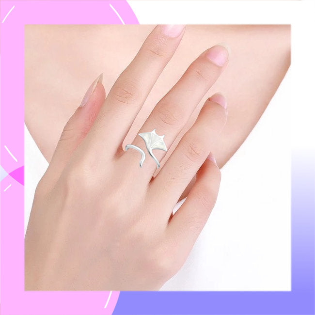 Manta Ray Sterling Silver adjustable Ring with Mother of Pearl modelled